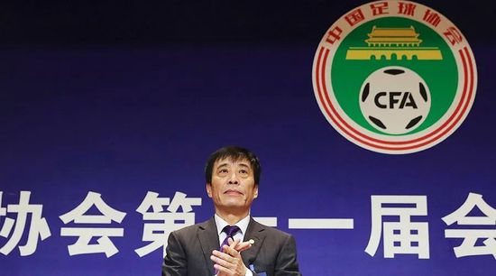 我惊呆了，双腿发软。